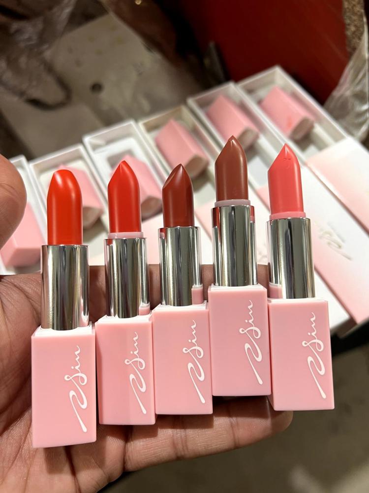 π₯ High Pigment Cream Lipstick β Bold Colors, Smooth Finish, All-Day Glam