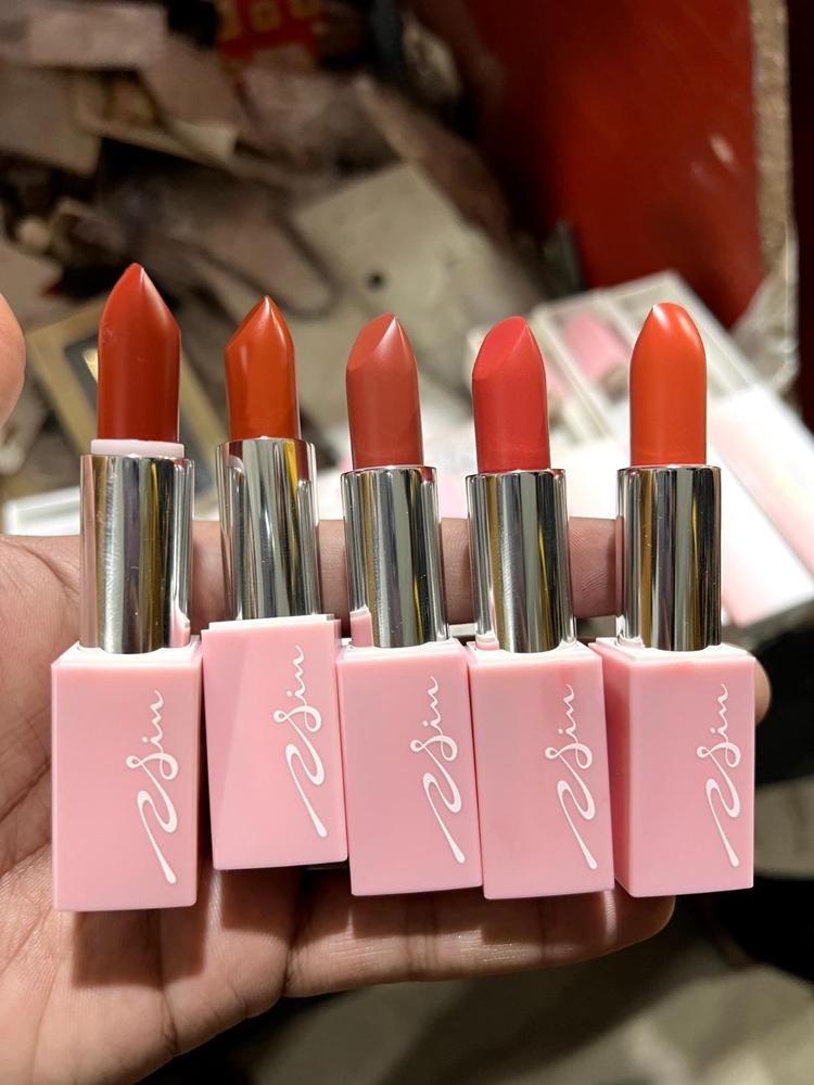 π₯ High Pigment Cream Lipstick β Bold Colors, Smooth Finish, All-Day Glam